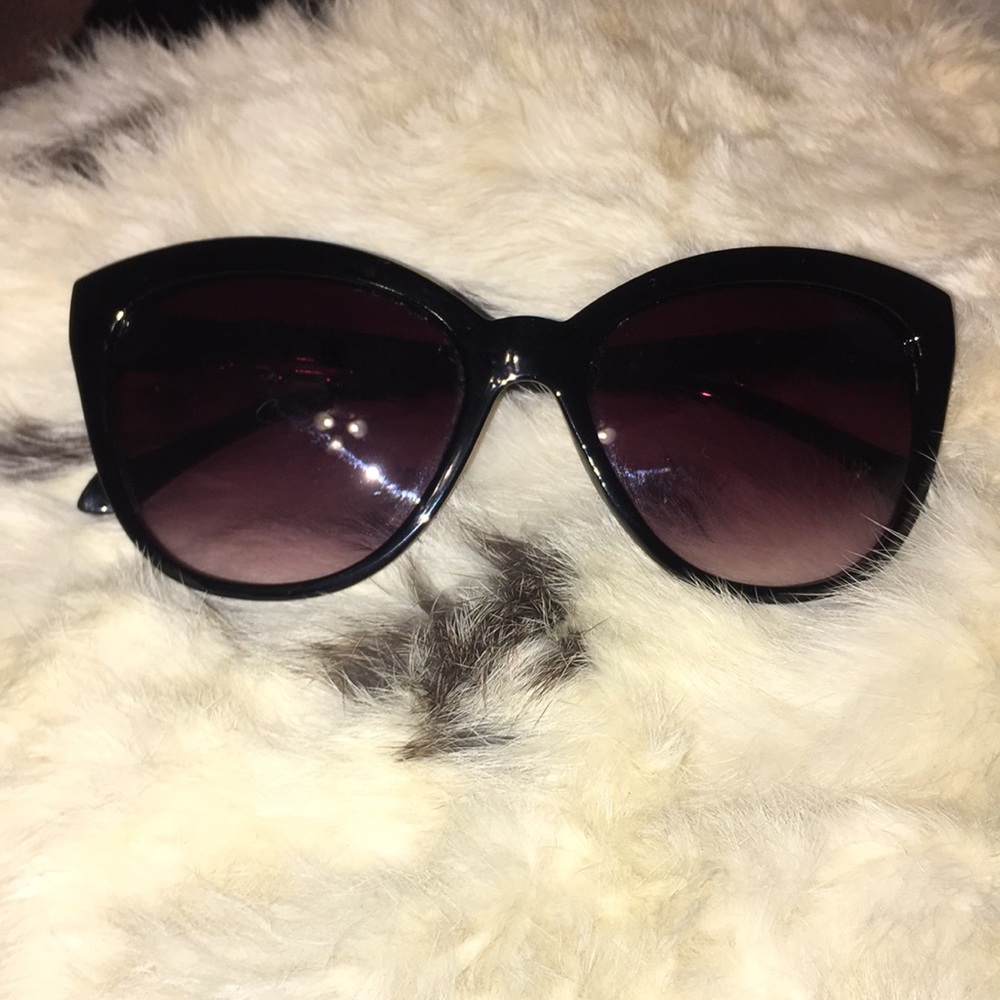 Ray ban style sunglasses